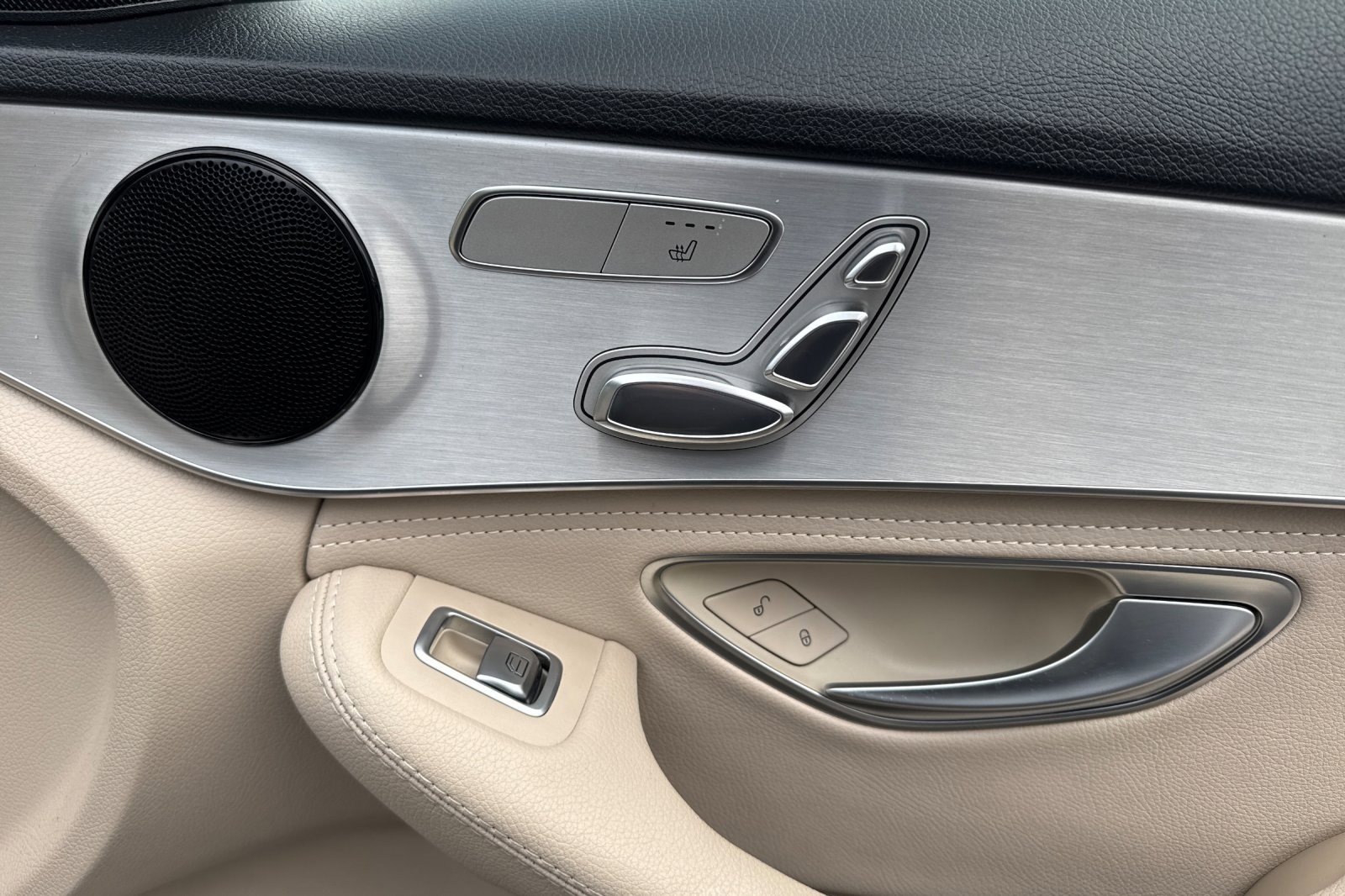 Used 2016 Mercedes-Benz C 300 4MATIC Sedan image 20