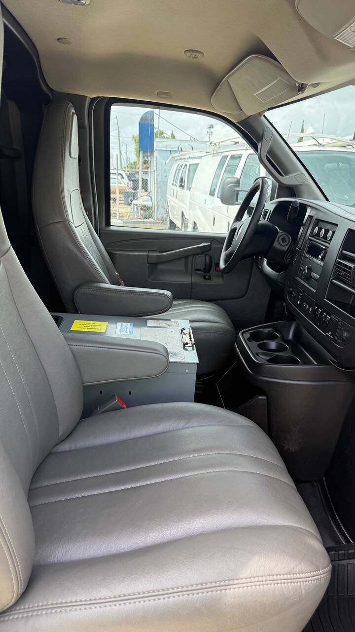 Used 2018 Chevrolet Express 2500 w/ Driver Convenience Package RWD image 39