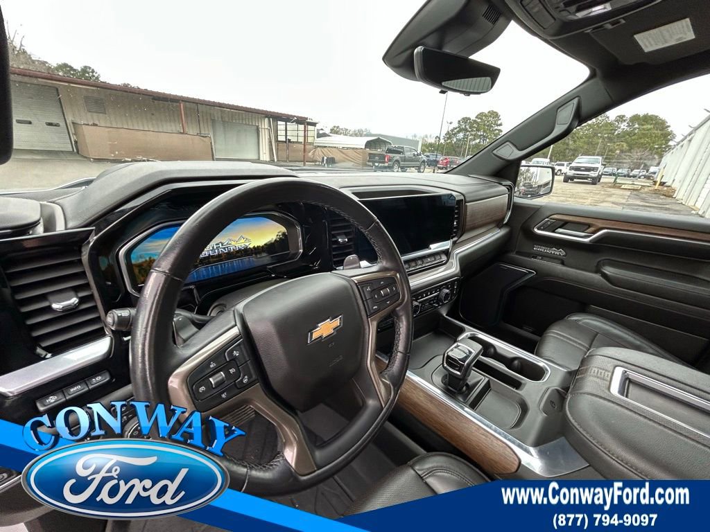 Used 2022 Chevrolet Silverado 1500 High Country w/ High Country Premium Package image 2