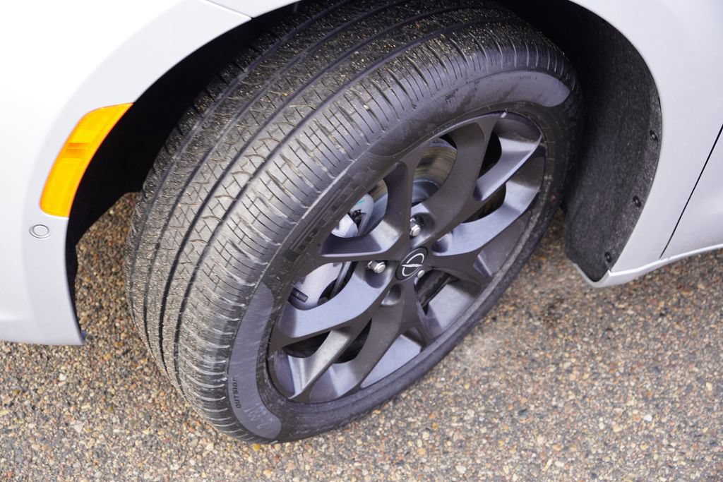 New 2026 Chrysler Pacifica Limited w/ S Appearance Package AWD/4WD image 10