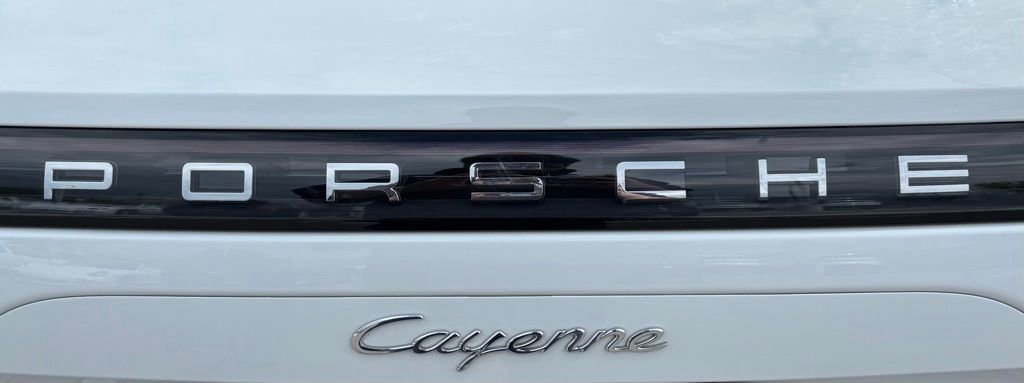 Certified 2021 Porsche Cayenne AWD/4WD image 12