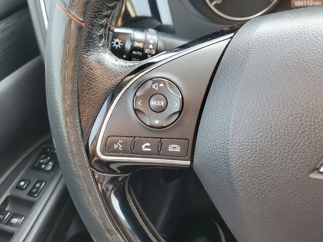 Used 2016 Mitsubishi Outlander SEL image 25