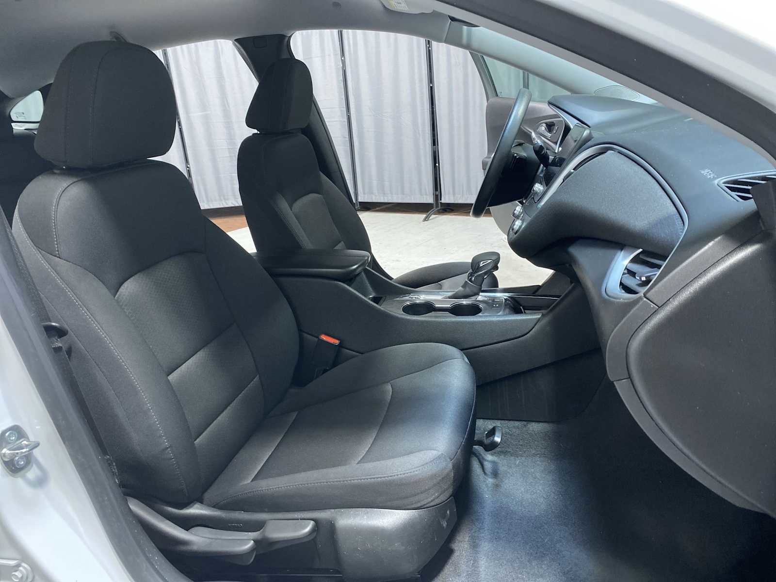 Used 2024 Chevrolet Malibu LT FWD image 14