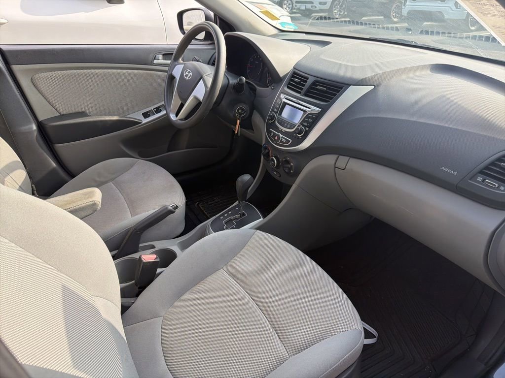 Used 2012 Hyundai Accent GLS FWD image 6