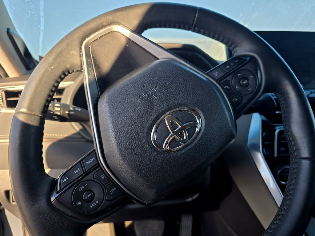Used 2023 Toyota Venza Limited AWD/4WD image 19
