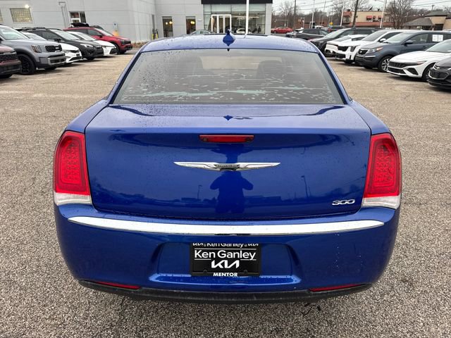 Used 2020 Chrysler 300 Touring w/ Sport Appearance Package image 6