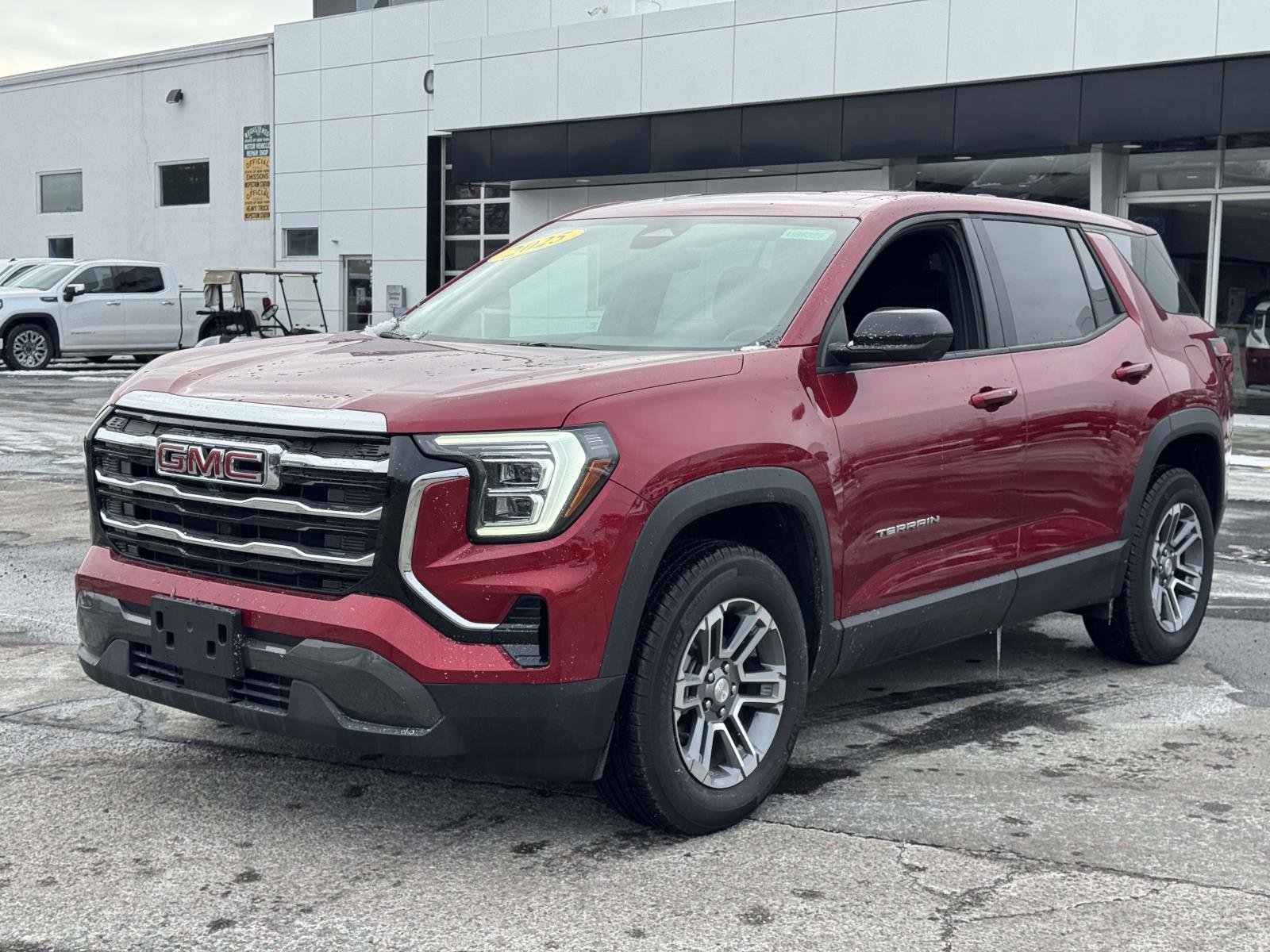 Used 2025 GMC Terrain Elevation image 1