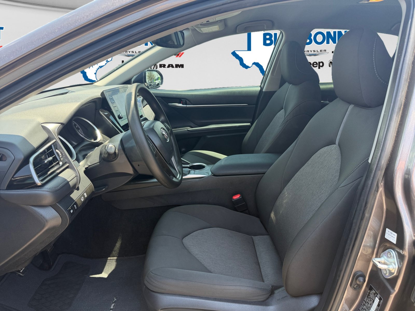 Used 2024 Toyota Camry LE w/ Convenience Package FWD image 11