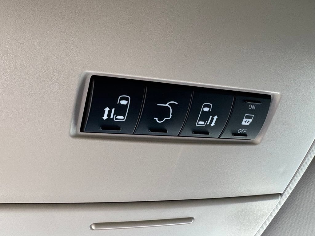 Used 2013 Dodge Grand Caravan SXT FWD image 19