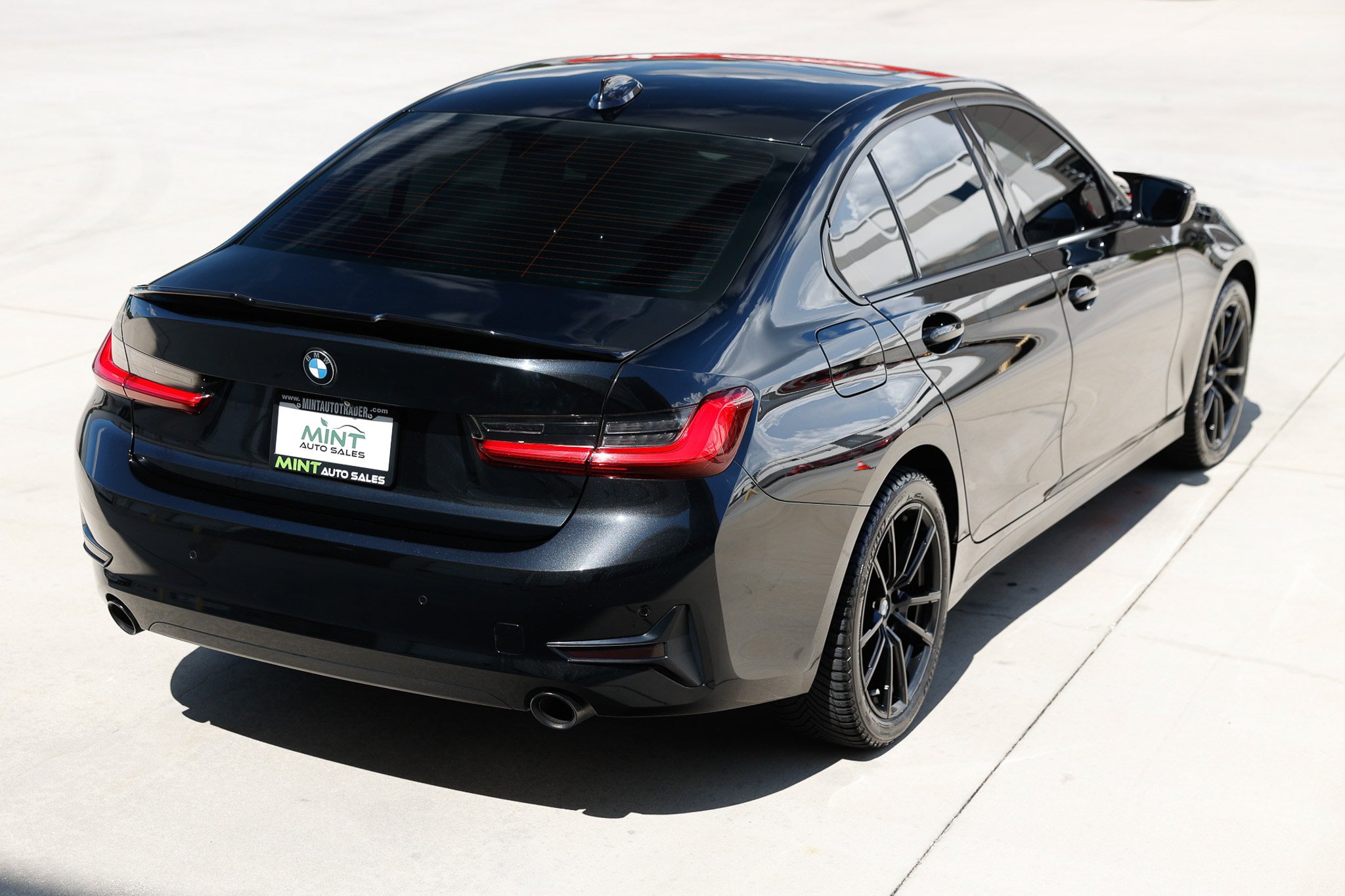 Used 2019 BMW 330i xDrive Sedan w/ Premium Package AWD/4WD image 15