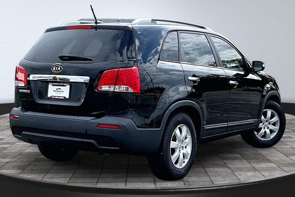 Used 2012 Kia Sorento LX w/ Convenience Pkg FWD image 2