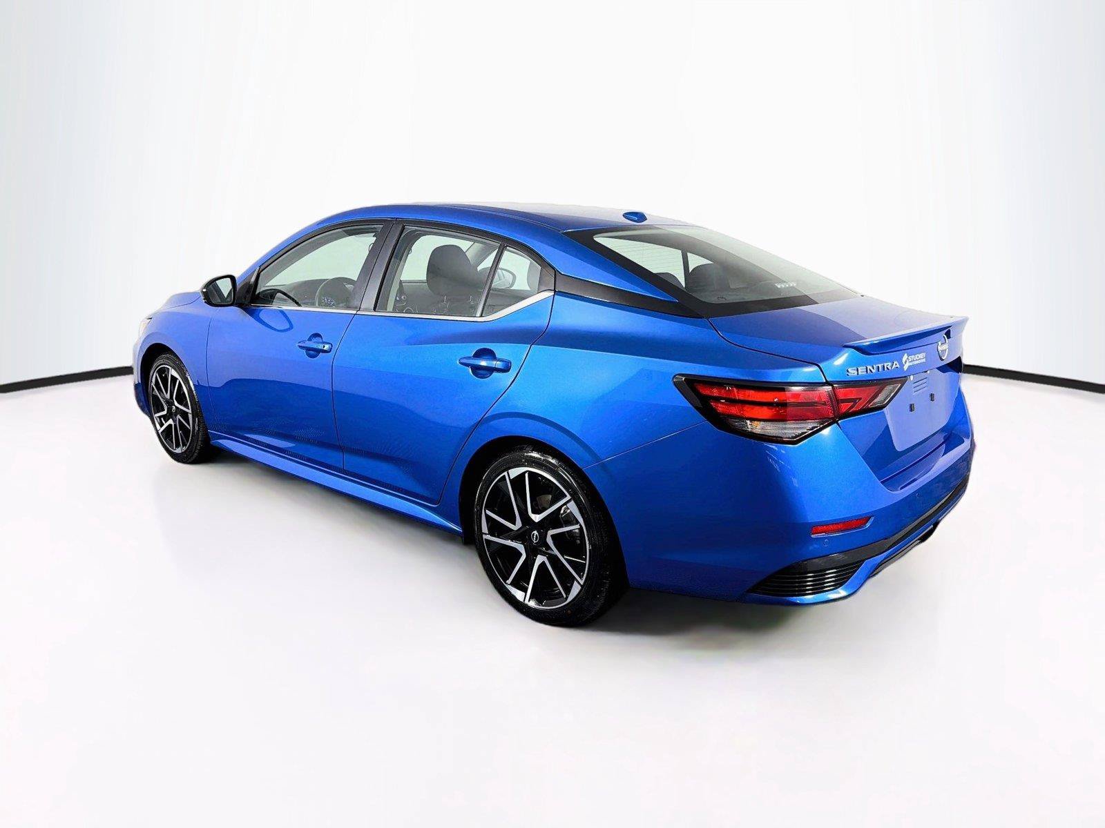 Used 2025 Nissan Sentra SR FWD image 9