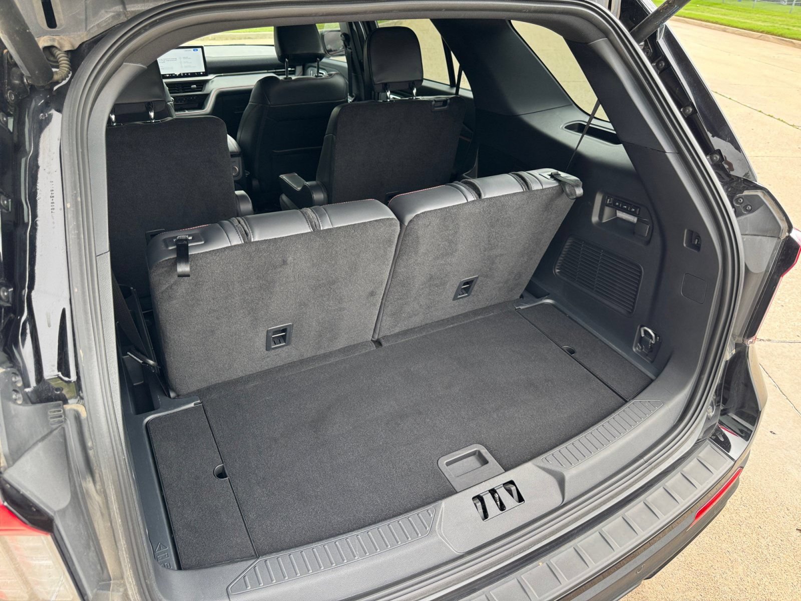 Certified 2025 Ford Explorer ST AWD/4WD image 16