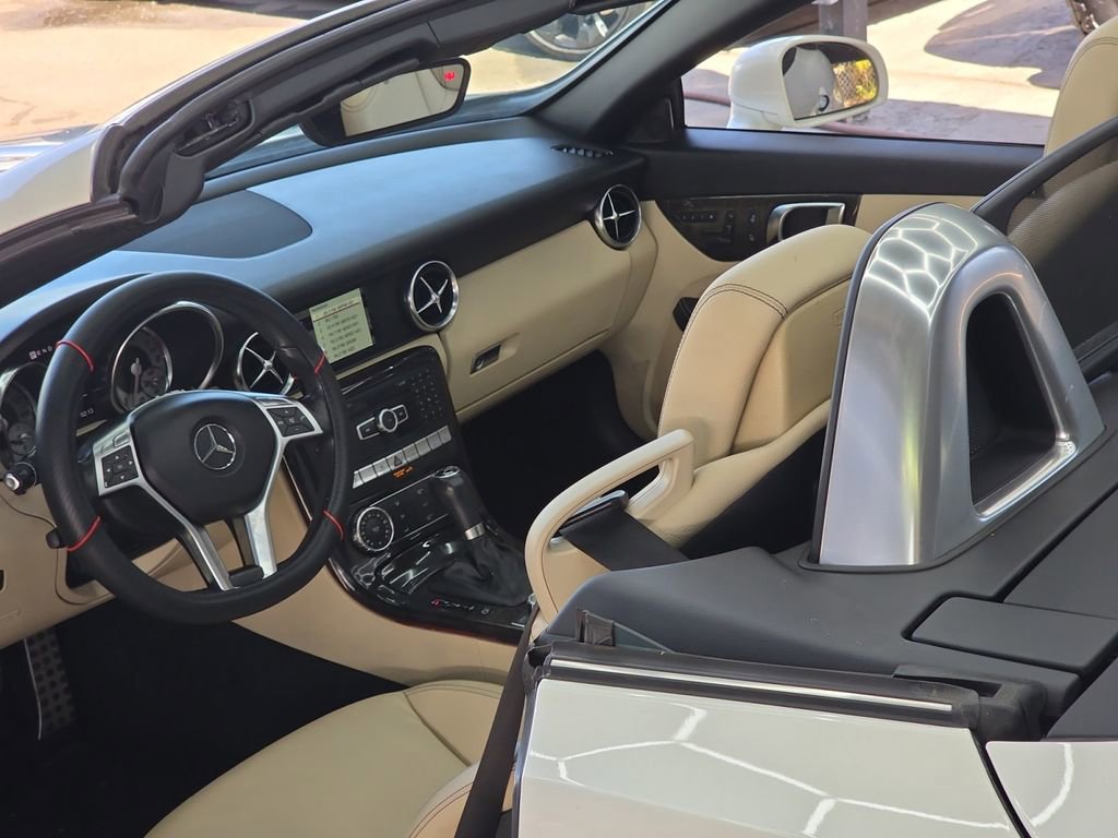 Used 2013 Mercedes-Benz SLK 250 image 35
