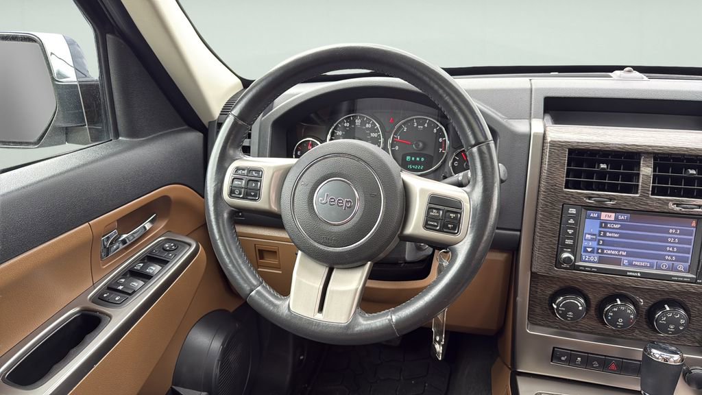 Used 2012 Jeep Liberty Limited w/ Tire & Wheel Group AWD/4WD image 14