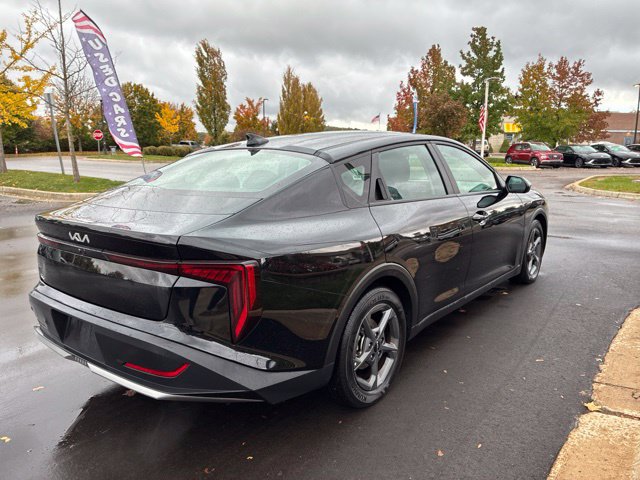 Used 2025 Kia K4 FWD image 3