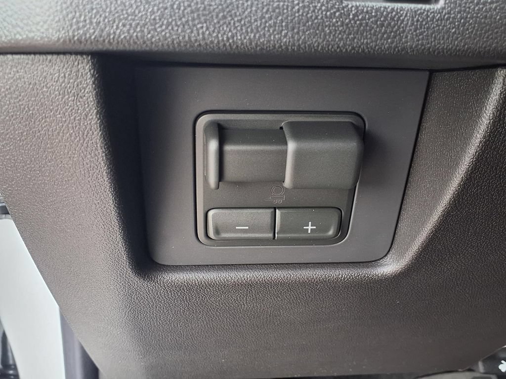 New 2026 GMC Canyon Elevation w/ Convenience Package RWD image 9