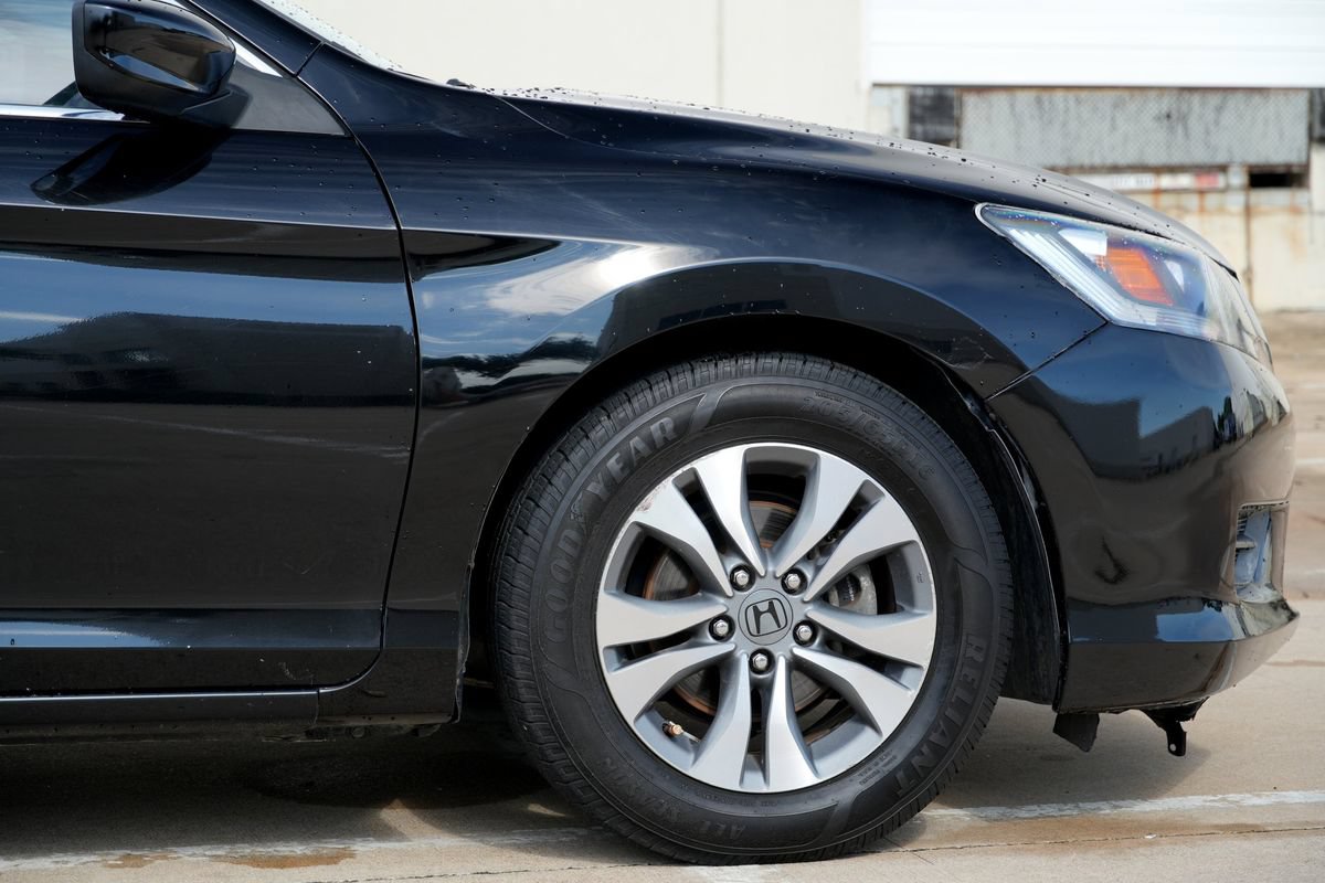 Used 2015 Honda Accord LX image 27