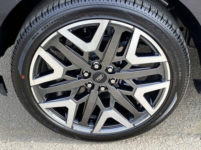 Used 2026 Ford Expedition Platinum w/ Platinum Ultimate Package AWD/4WD image 30