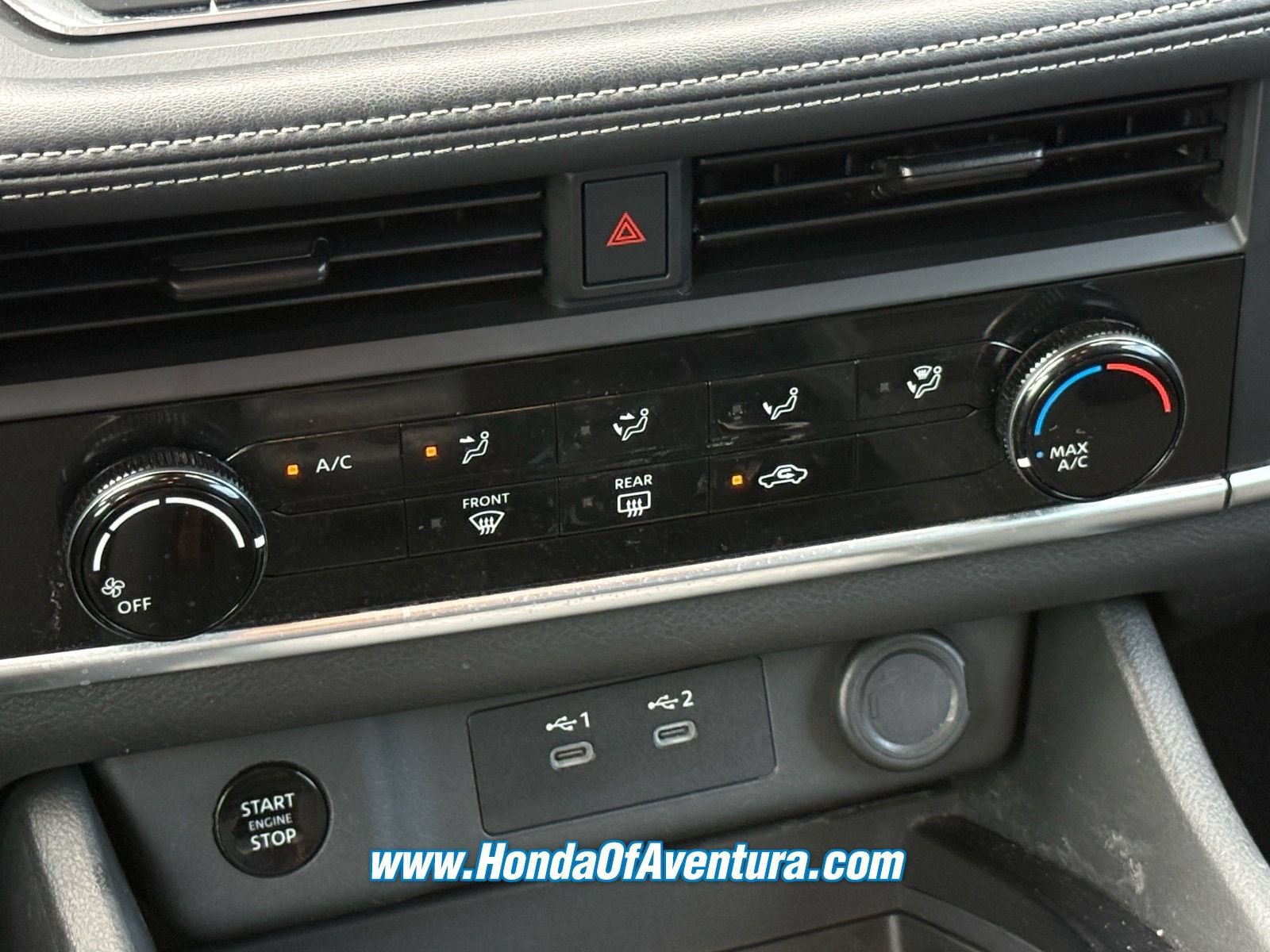 Used 2024 Nissan Rogue S AWD/4WD image 19