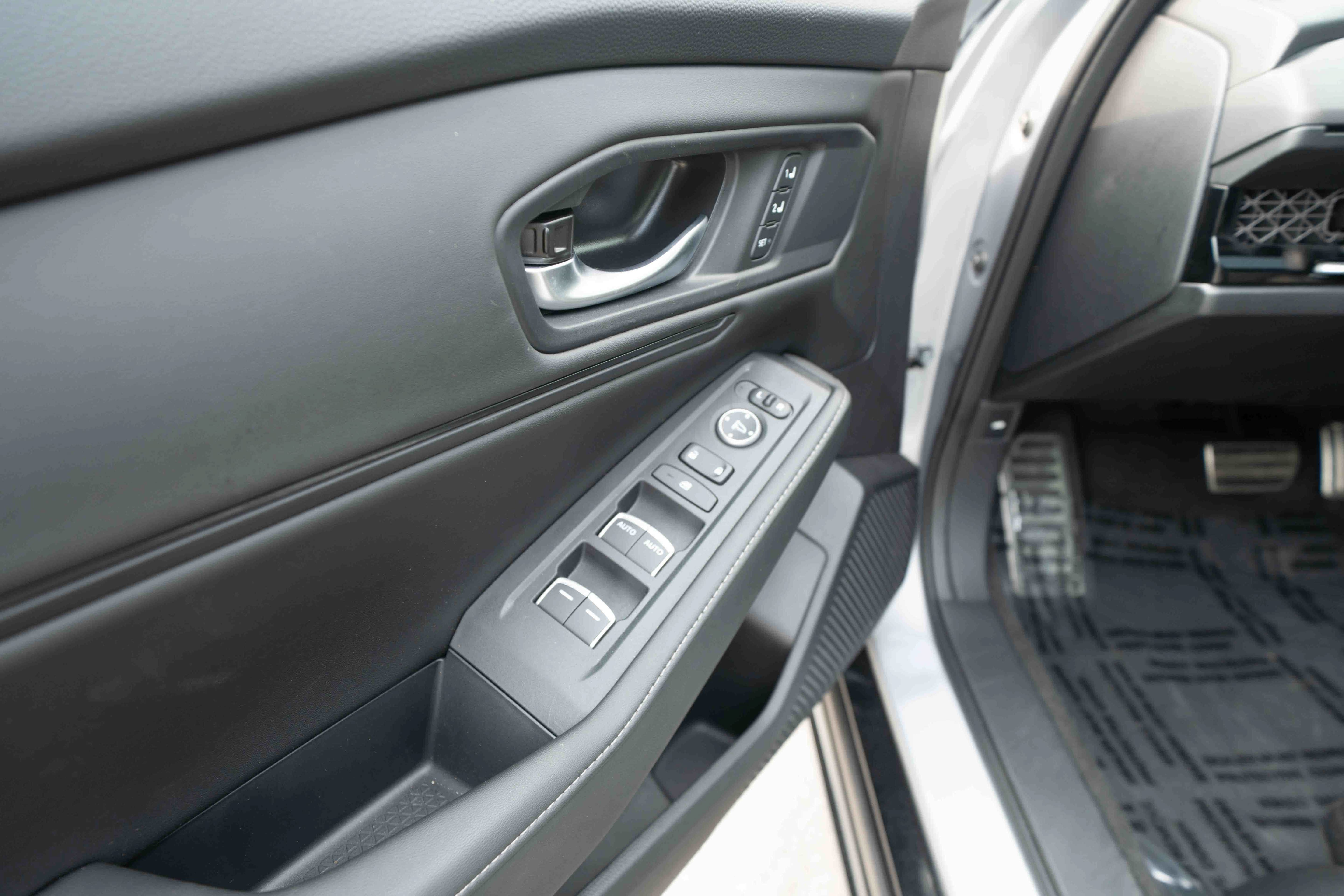 Certified 2025 Honda Accord Sport image 7