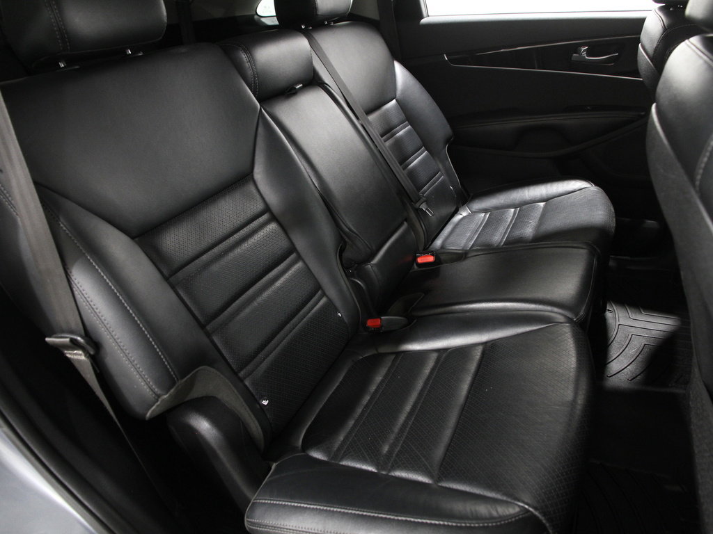 Used 2020 Kia Sorento EX image 18