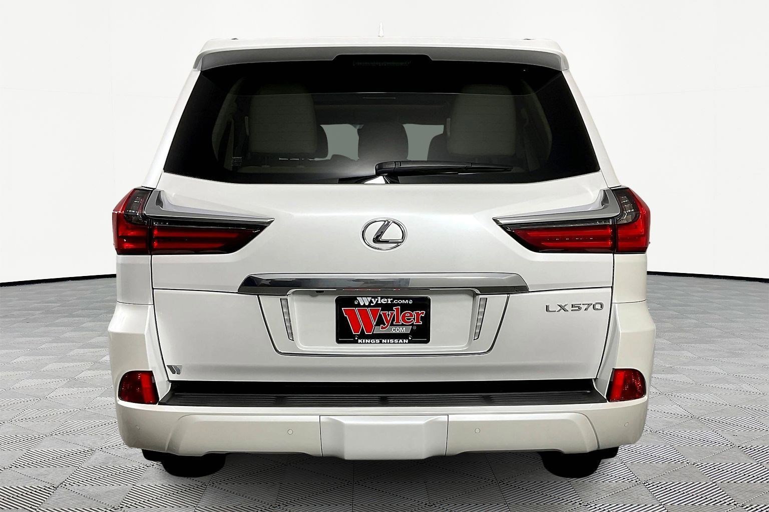 Used 2021 Lexus LX 570 4WD w/ Luxury Package image 5