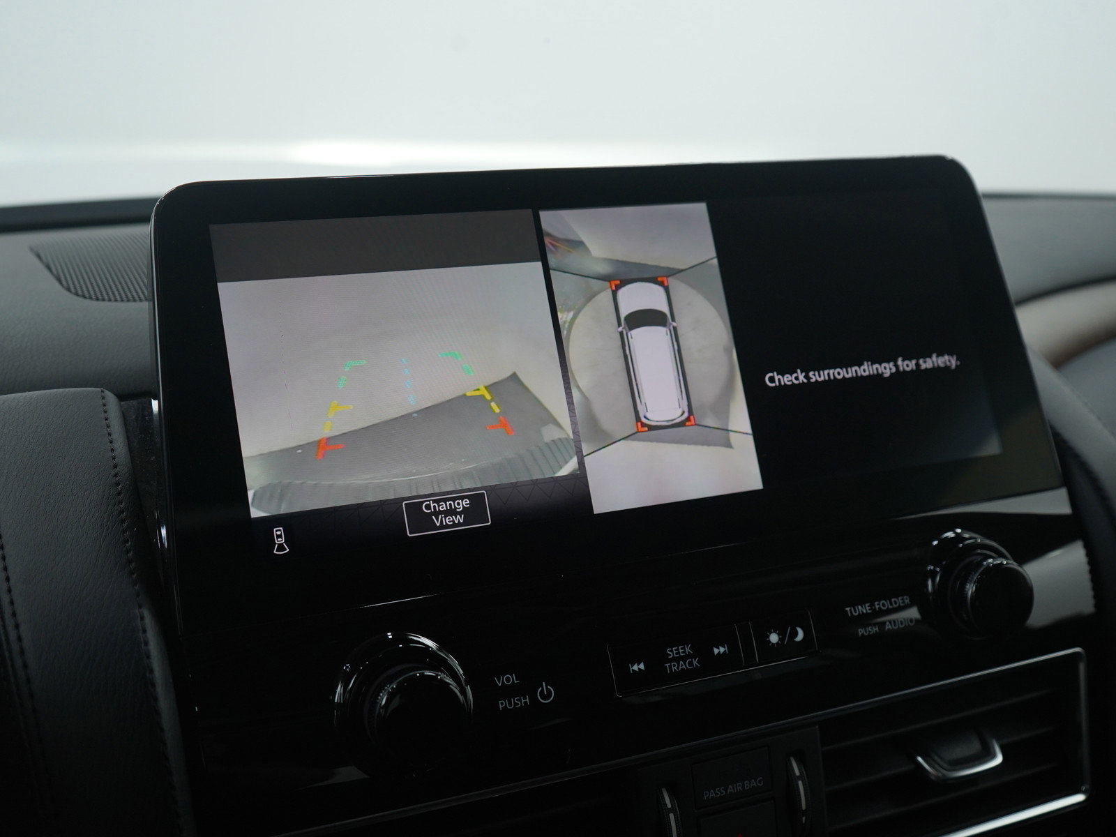 Used 2024 Nissan Armada SL image 29