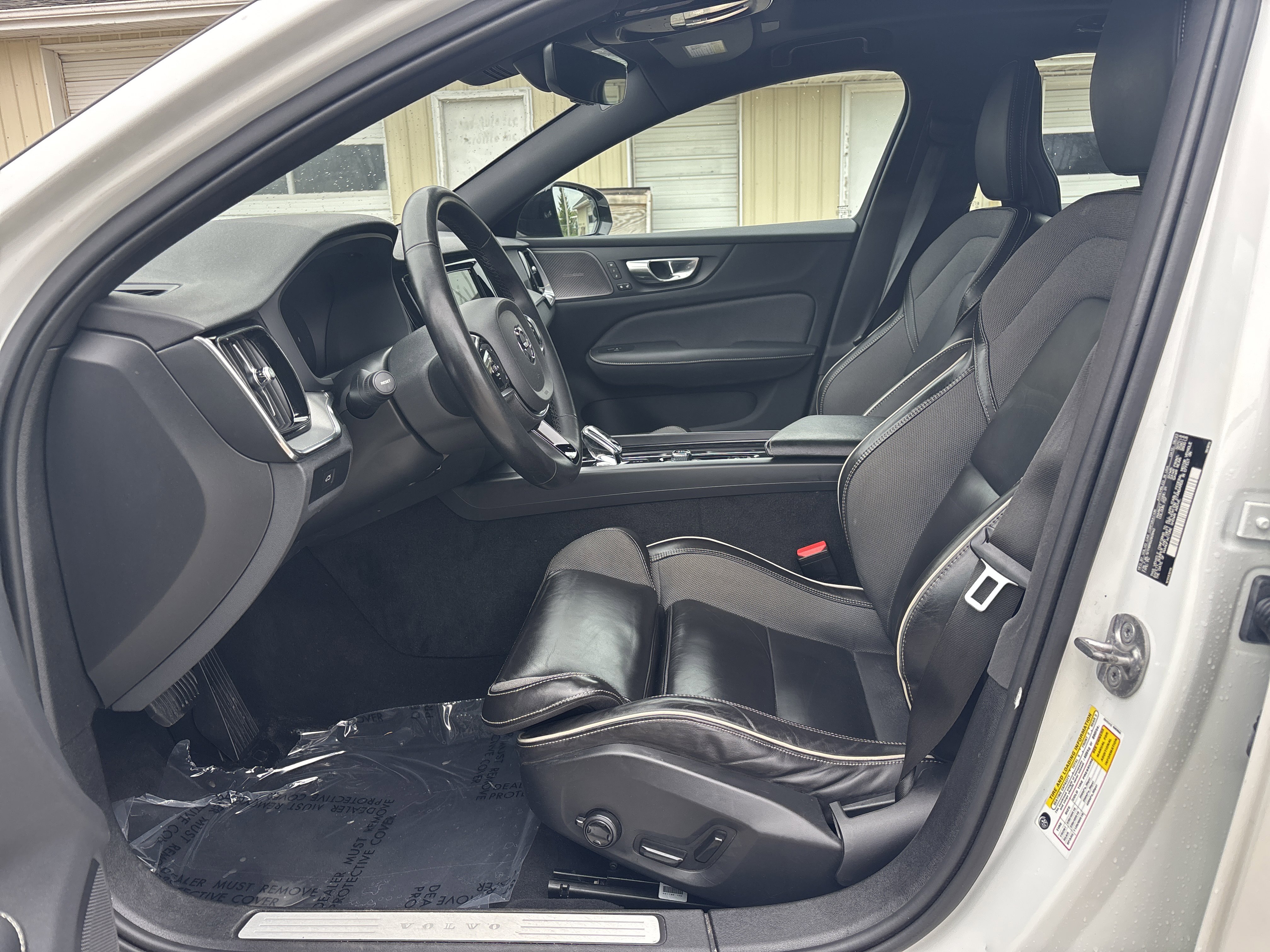 Used 2024 Volvo S60 B5 Plus w/ Climate Package AWD/4WD image 15