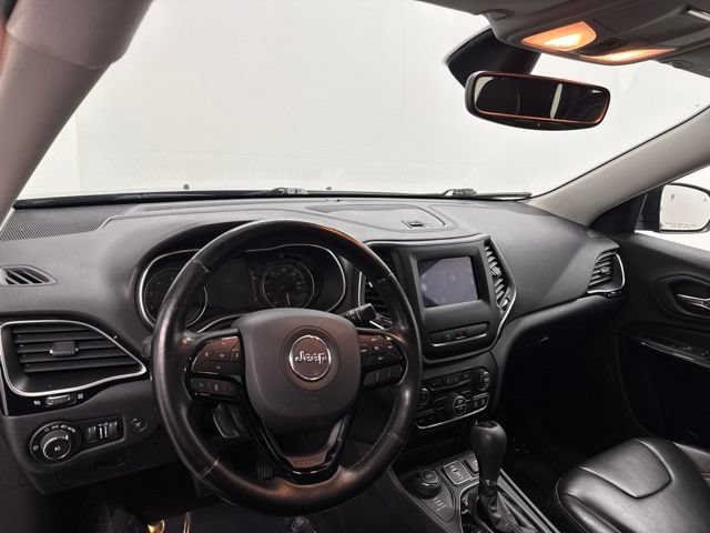 Used 2020 Jeep Cherokee Latitude Plus AWD/4WD image 18