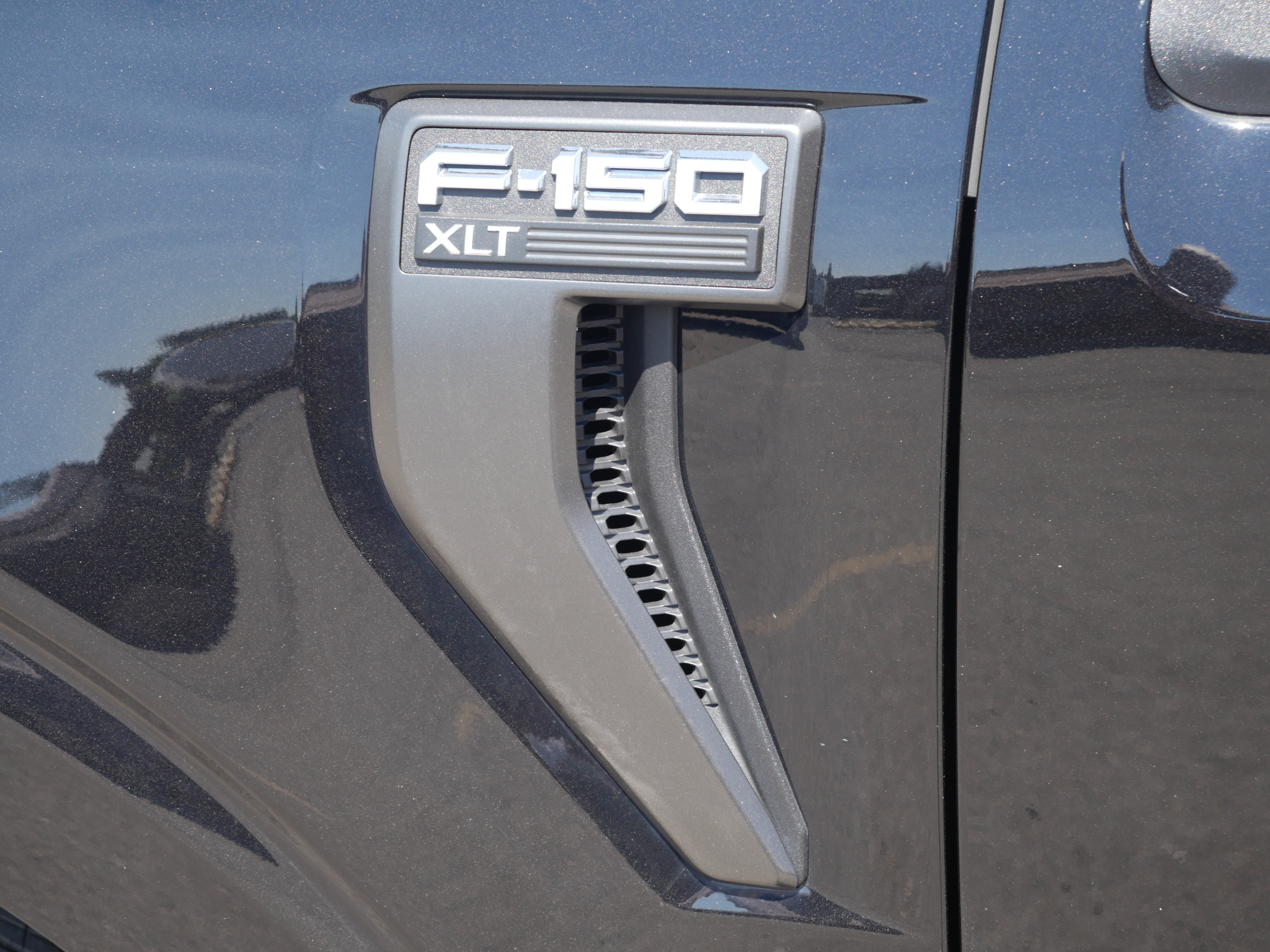 Certified 2021 Ford F150 XLT w/ Equipment Group 302A High AWD/4WD image 19