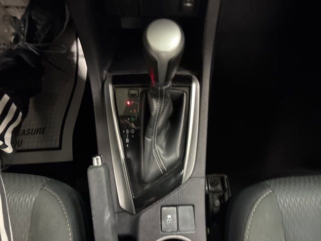 Used 2017 Toyota Corolla LE w/ Carpet Mat Package (TMS) FWD image 32