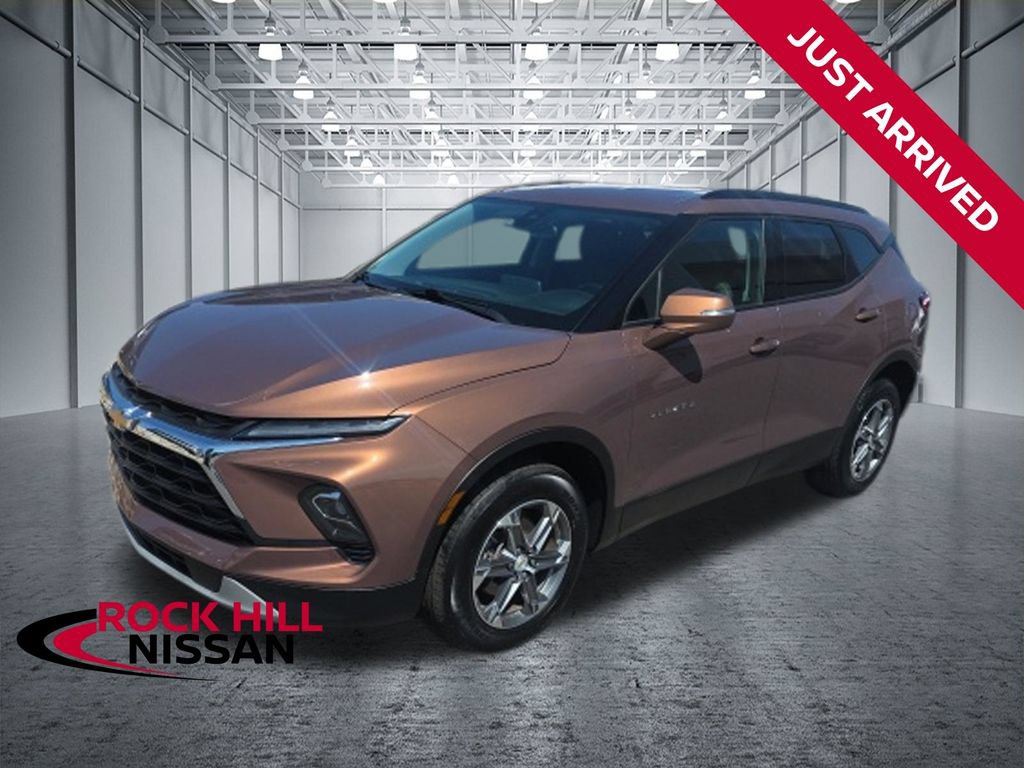Used 2024 Chevrolet Blazer LT FWD image 1