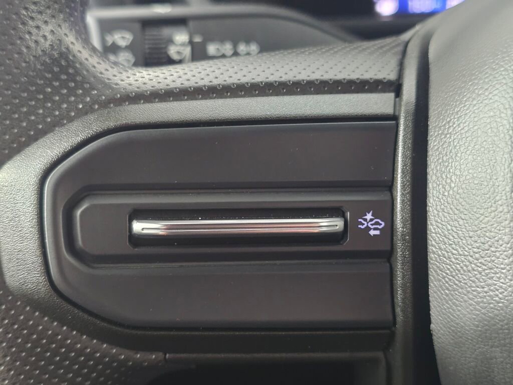 Used 2023 Chevrolet Colorado Trail Boss image 24