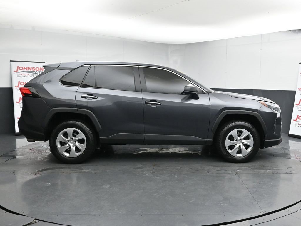 Used 2023 Toyota RAV4 LE image 9