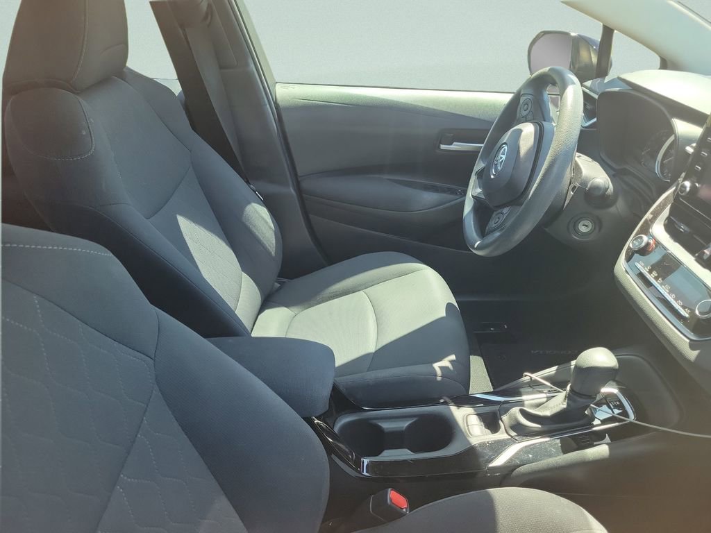 Used 2020 Toyota Corolla LE image 5
