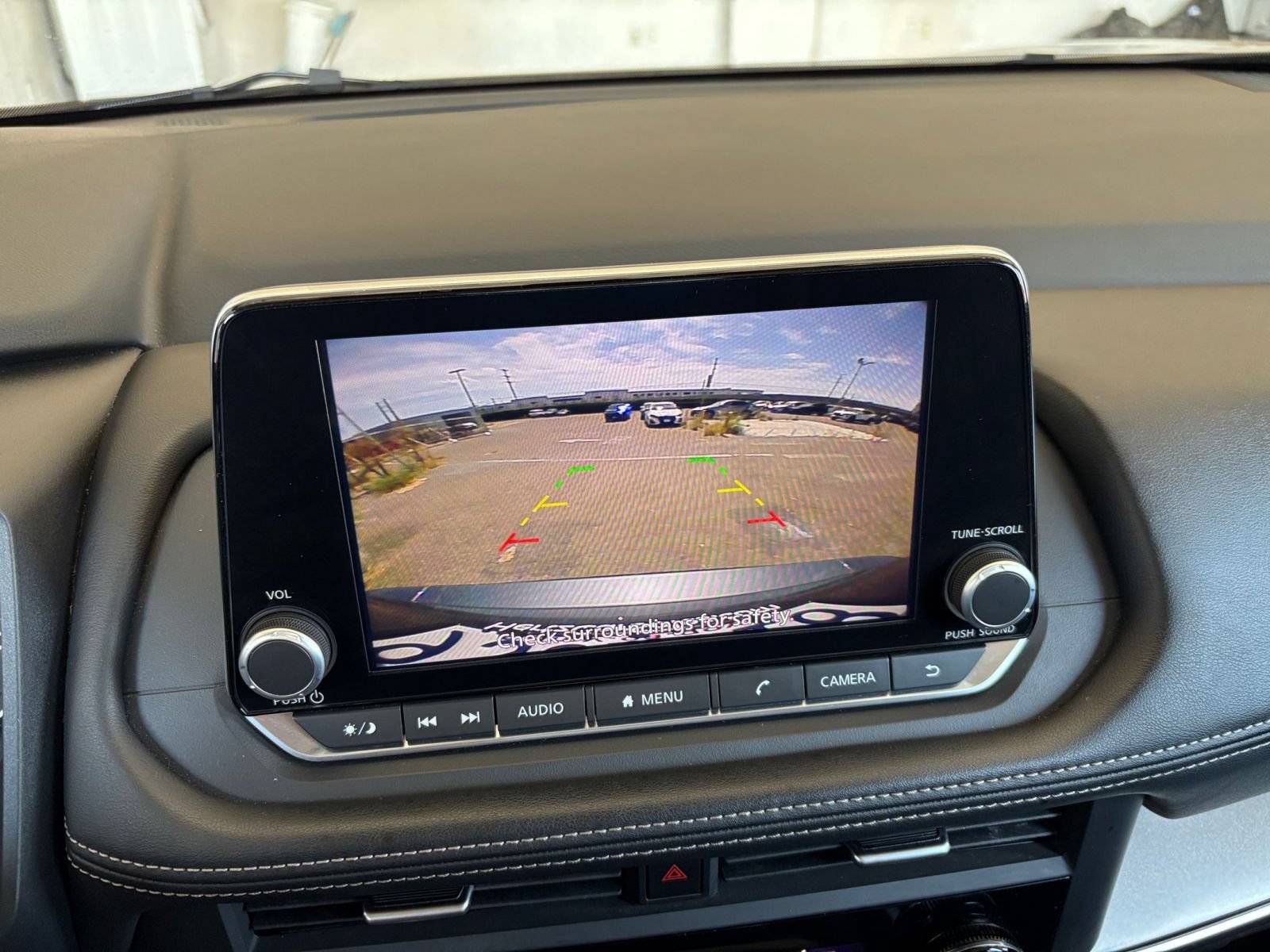 Used 2025 Nissan Rogue SV FWD image 25