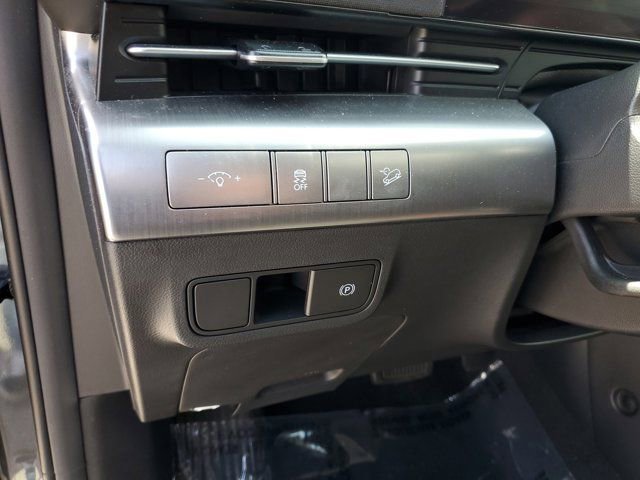 Certified 2024 Hyundai Kona SEL image 17