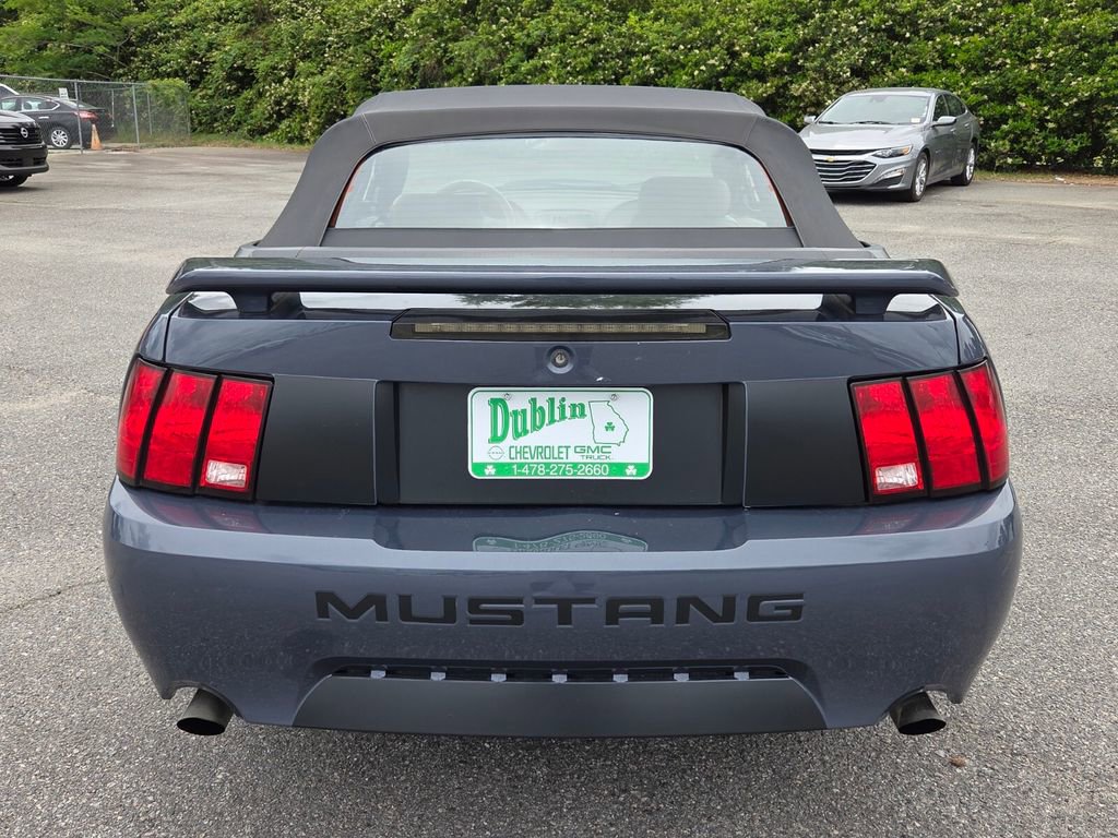 Used 2001 Ford Mustang GT RWD image 8