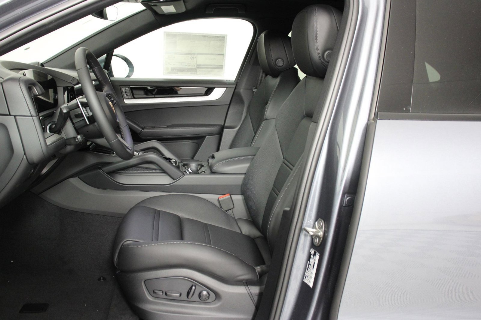 New 2026 Porsche Cayenne Coupe AWD/4WD image 5