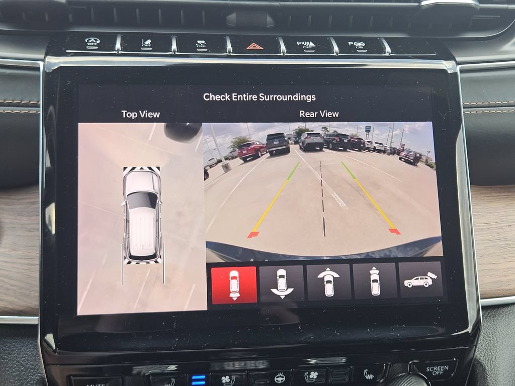 Used 2023 Jeep Grand Cherokee Summit w/ Luxury Tech Group V AWD/4WD image 23