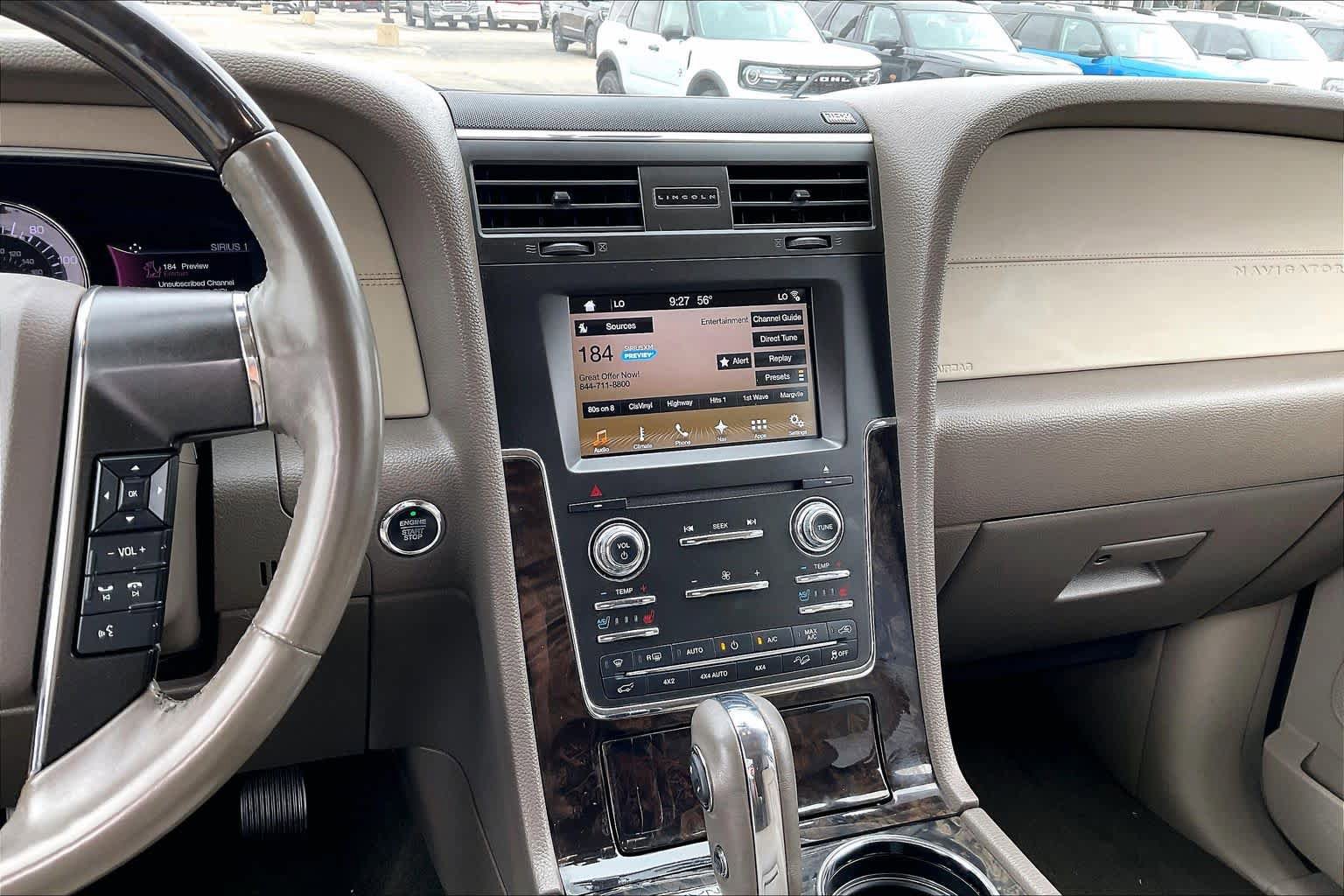 Used 2017 Lincoln Navigator Select AWD/4WD image 7