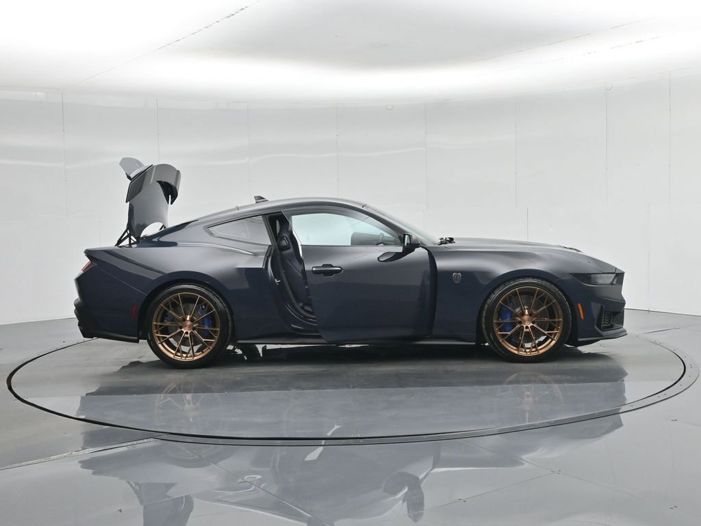 Used 2025 Ford Mustang Dark Horse image 3