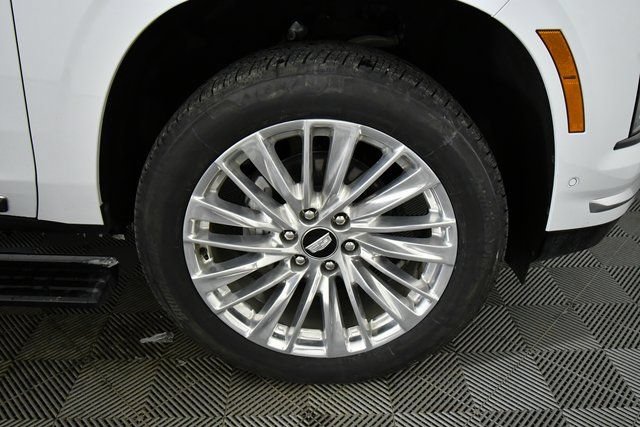 Used 2026 Cadillac Escalade ESV Luxury w/ LPO, Floor Liner Package AWD/4WD image 21