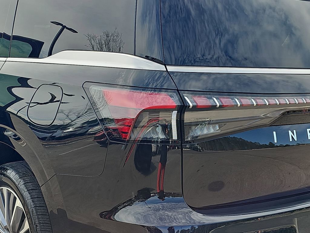 Used 2025 INFINITI QX80 Sensory image 39