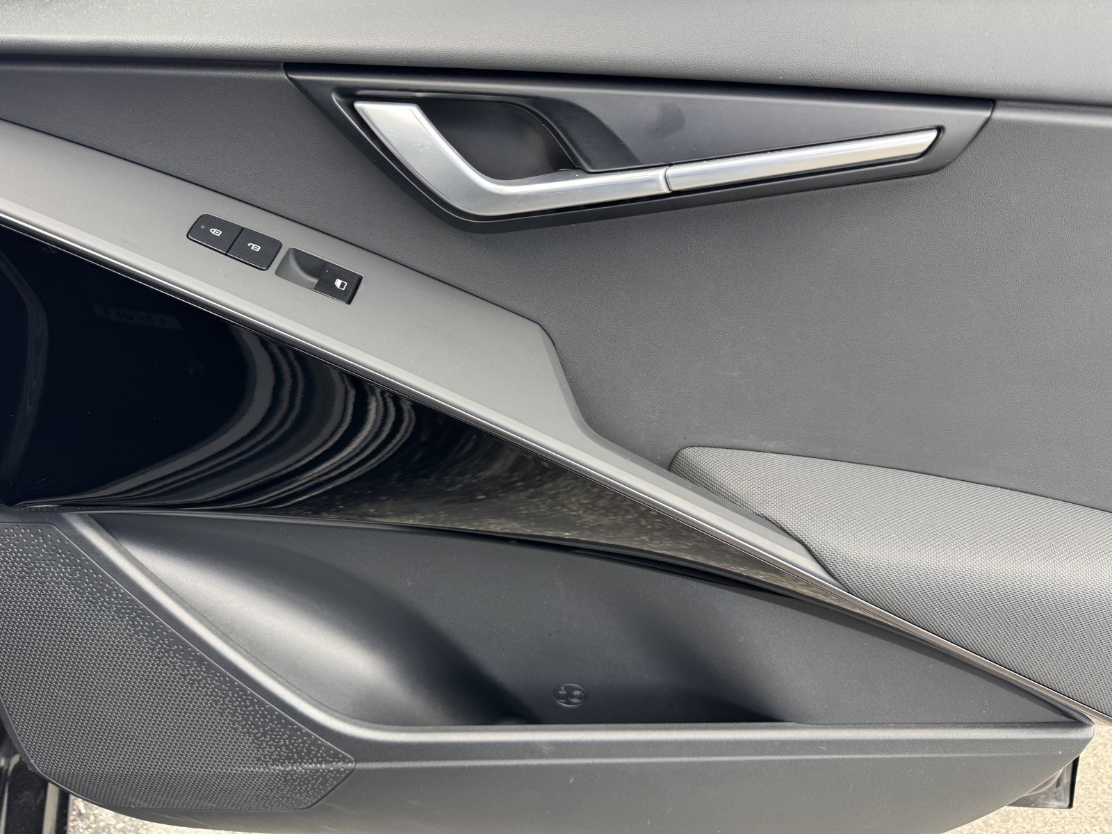 Used 2023 Kia Niro EX image 9