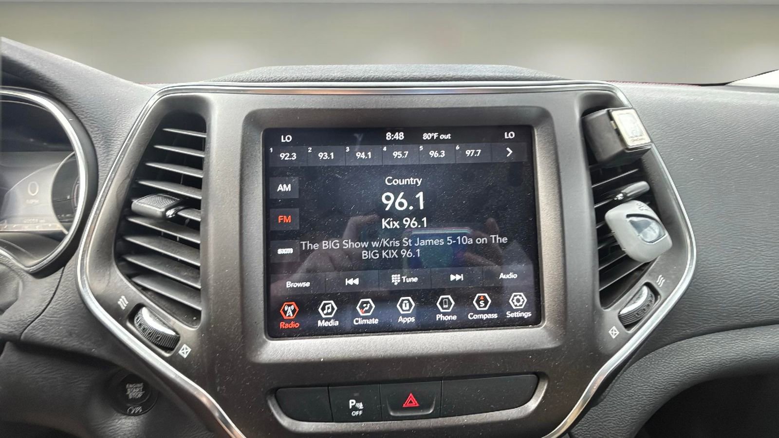 Used 2020 Jeep Cherokee Trailhawk AWD/4WD image 7
