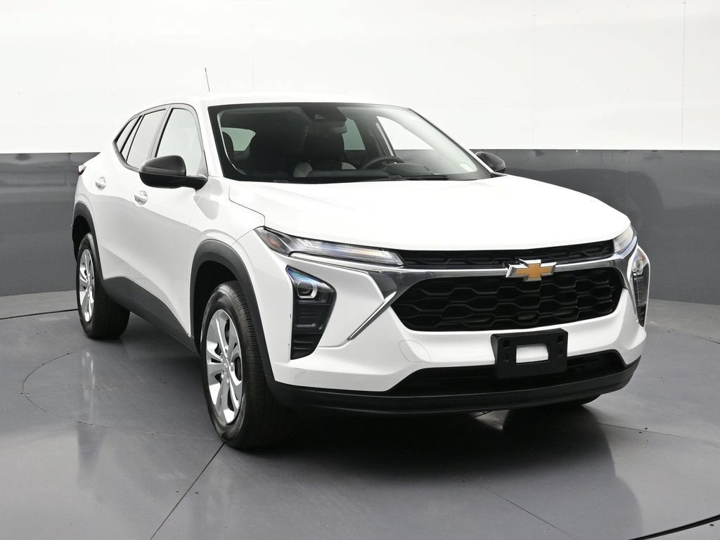 Used 2024 Chevrolet Trax LS FWD image 7
