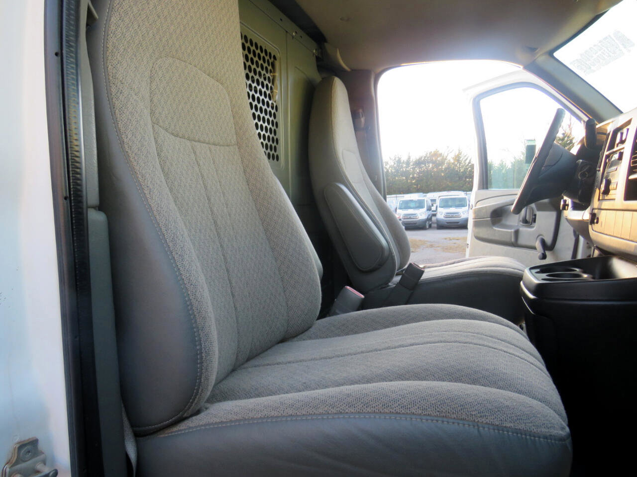 Used 2011 Chevrolet Express 2500 image 37
