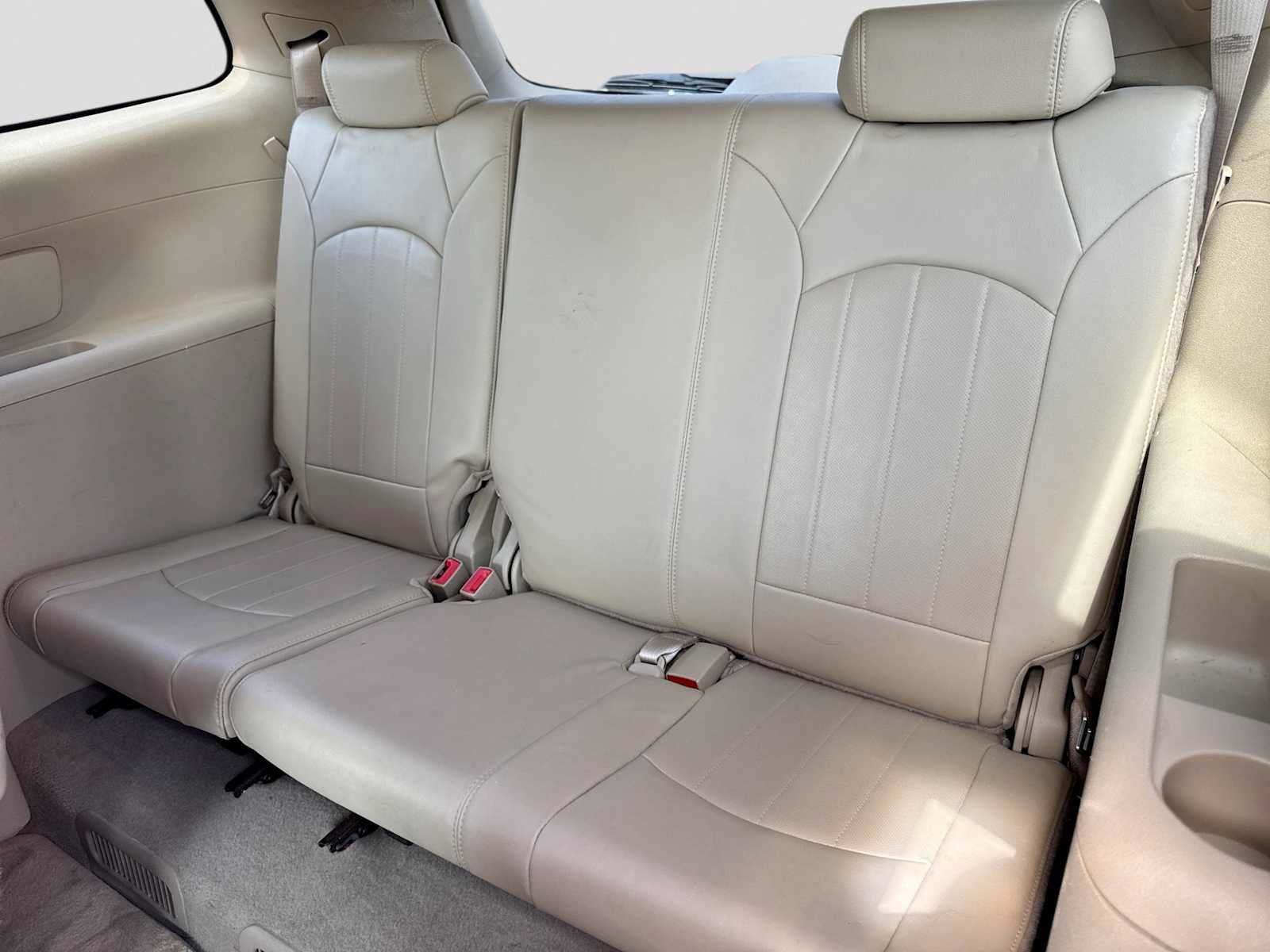 Used 2011 Buick Enclave CXL FWD image 20